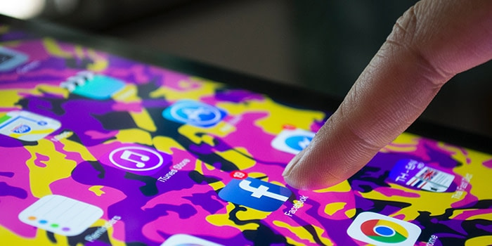 Clicking on Facebook app icon on tablet