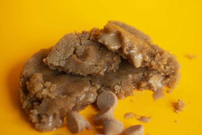 Dluxe Sweets gooey cookies