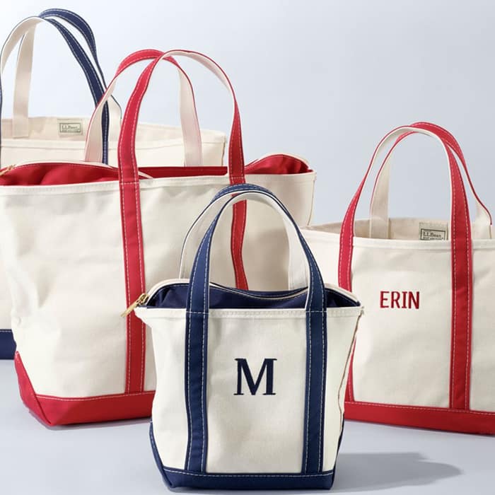 Customize a totebags with Initials and names.
