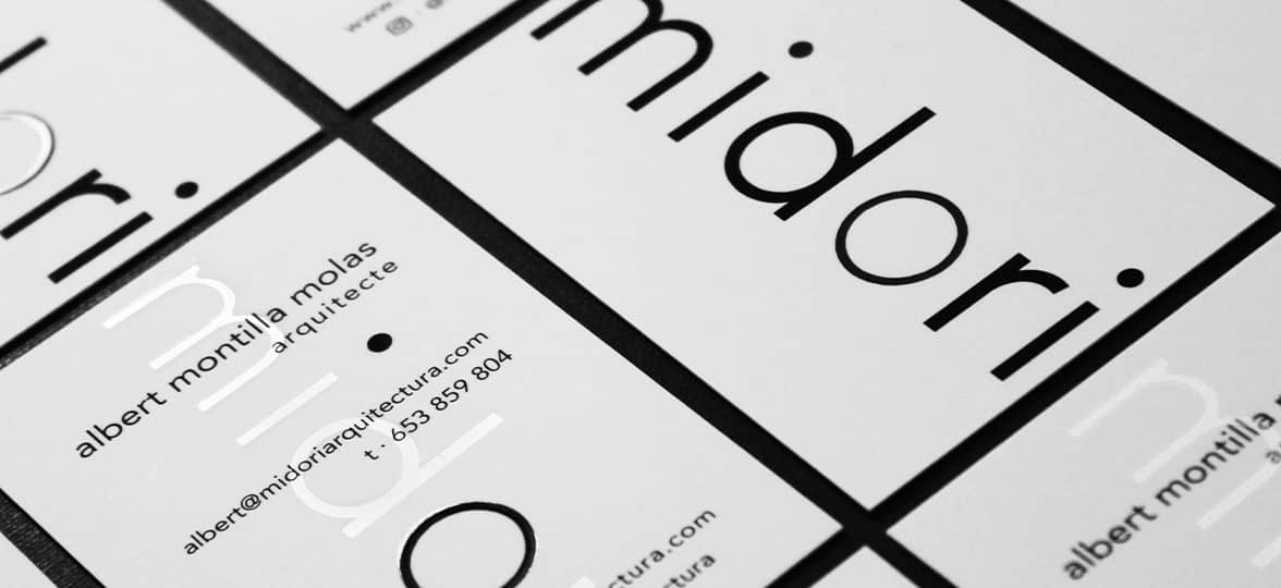 Simple black and white design for Midori Arquitectura business cards