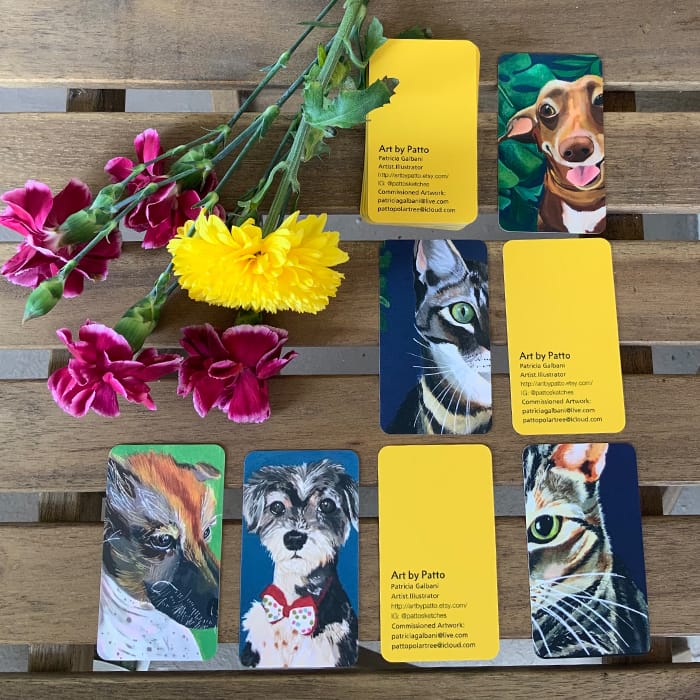 Flowers and mini business cards with cats and dogs by Patricia Patto Galbani
