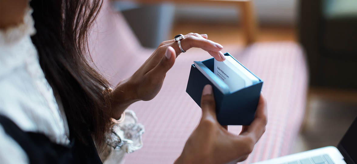 Choosing the best paper for Business Cards MOO Blog